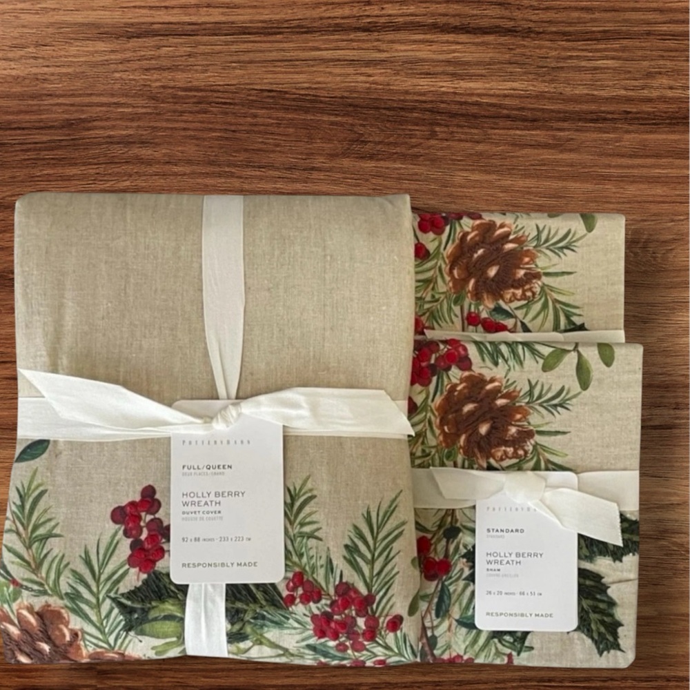 NEW Pottery Barn Holly Berry Wreath Duvet Full  / Queen  & 2 STANDARD Shams 🎁